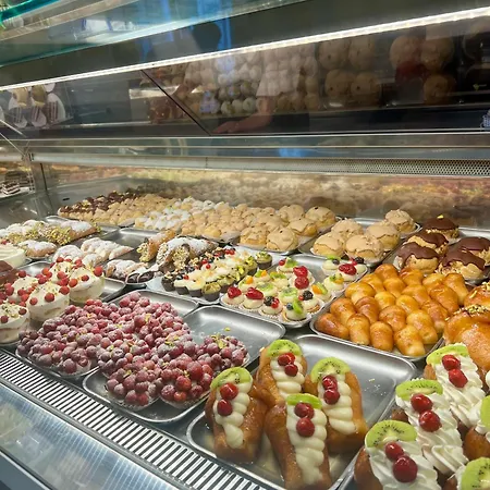 Bed & Breakfast Duca Di Uzeda 3*